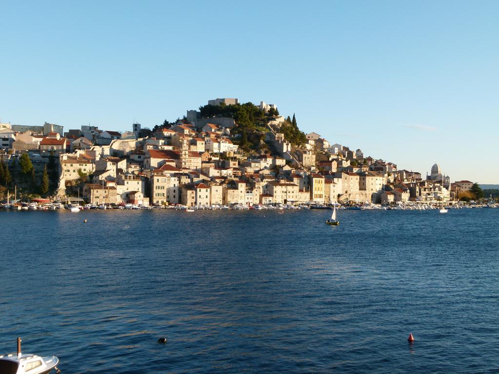 Apartment Bila Šibenik Buitenkant foto